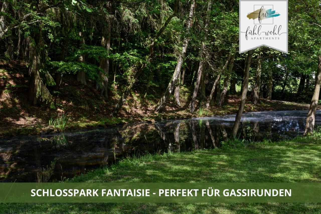 Ferienhaus Fantaisie: Schlosspark-Nahe Stadtgrenze mit Hundefreundlichem Garten Eckersdorf Exterior photo
